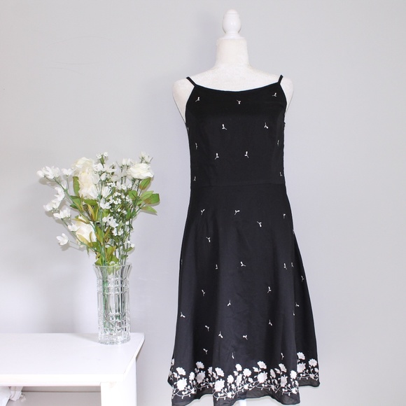 Ann Taylor Dresses & Skirts - Ann Taylor Black Embroidered Dress SZ 6